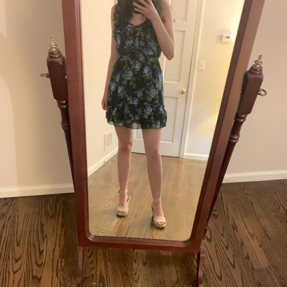 Floral mini dress - Picture 2 of 7